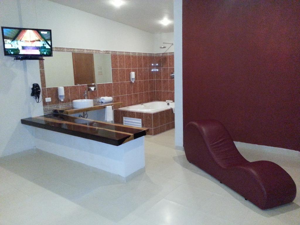 Auto Hotel Paraiso Inn Palenque Room photo